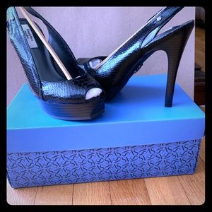 Open toe, sandal back, platform heels